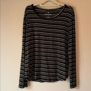 American Eagle Outfitters Soft & Sexy Long Sleeve Shirt